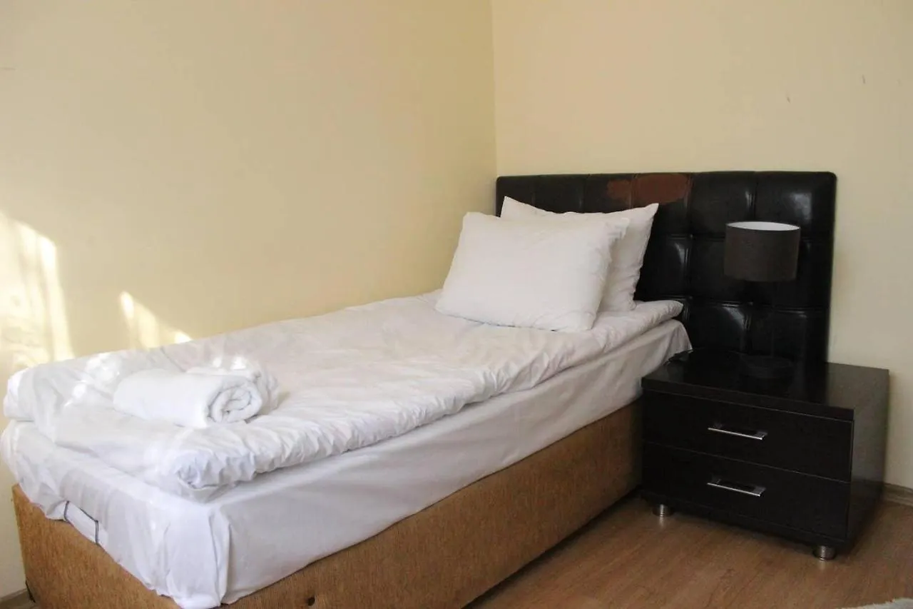 Comfortable, Near Sabiha Gokcen Airport And Viaport Shopping Center 2 Br Apartment Istanbul